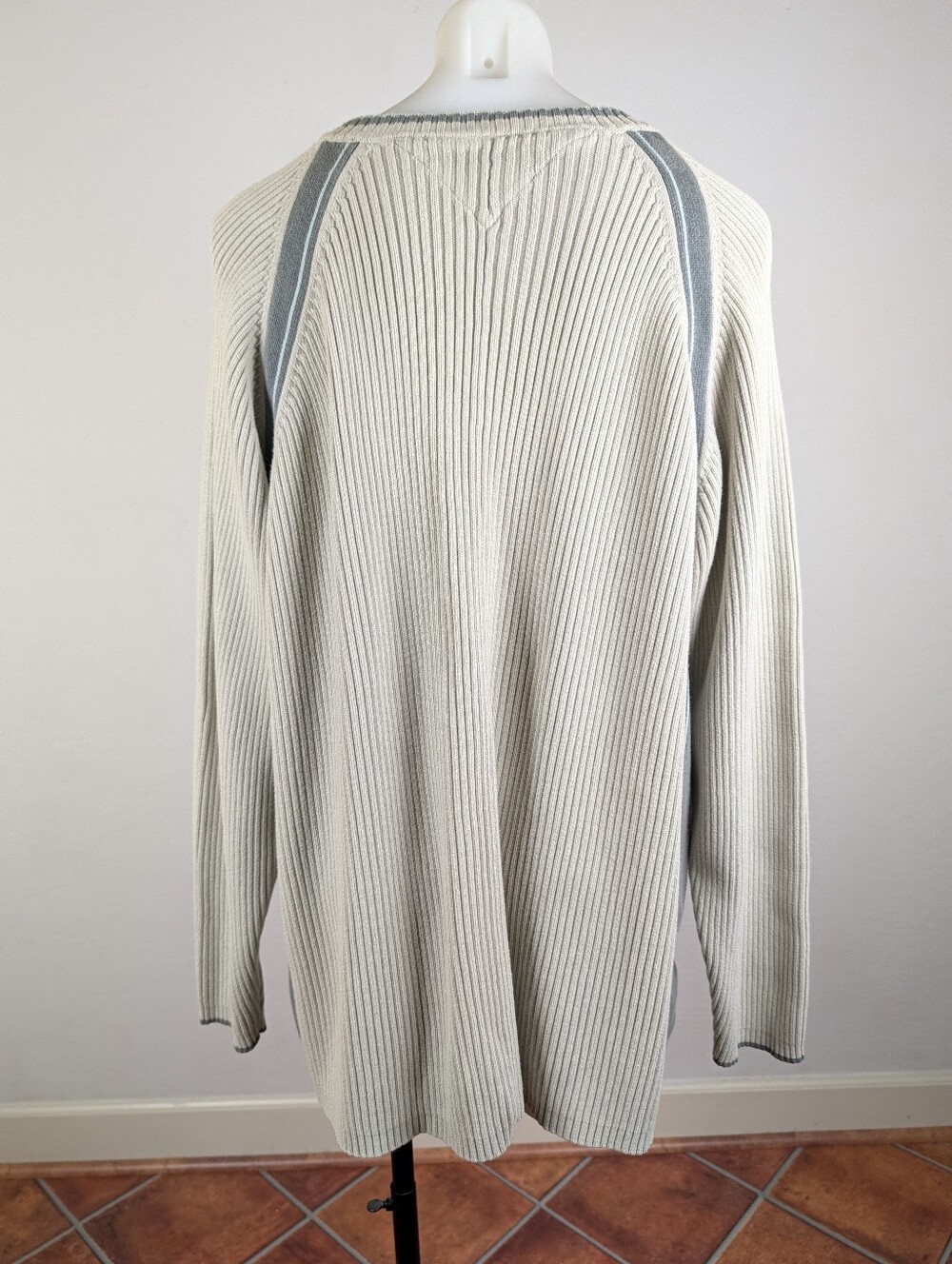 Tommy Hilfiger Red Label Y2K Ribbed Sweater with Gray Trim - Picture 9 of 10
